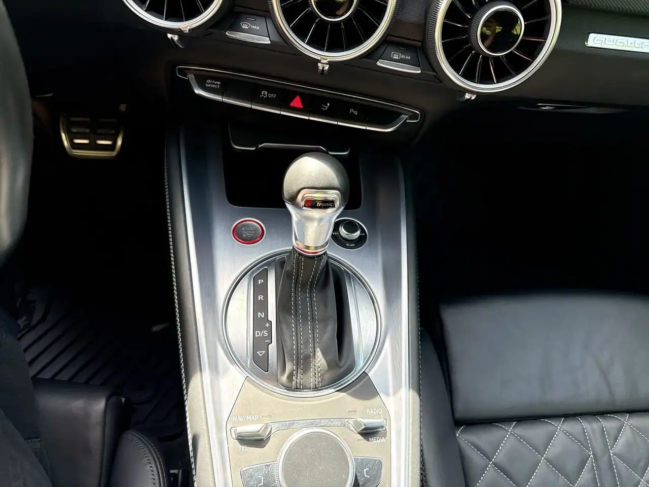Audi TTS снимка Audi TTS