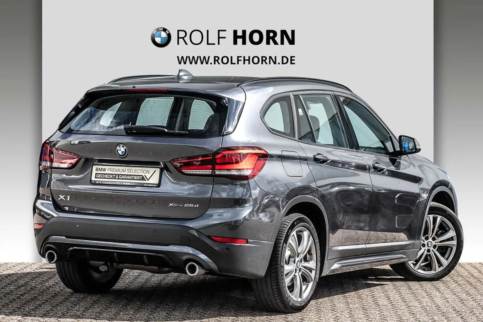 BMW X1 xDrive25d Sport Line Autom Navi Pano SHZ PDC Grau - 2