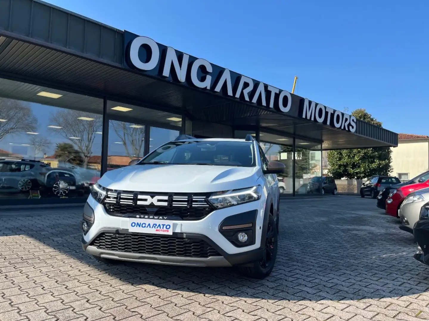 Dacia Sandero Stepway 1.0 TCe ECO-G Extreme Bianco - 1