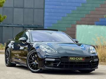 Turbo S E-Hybrid // Panoramadach // BOSE // Amb...