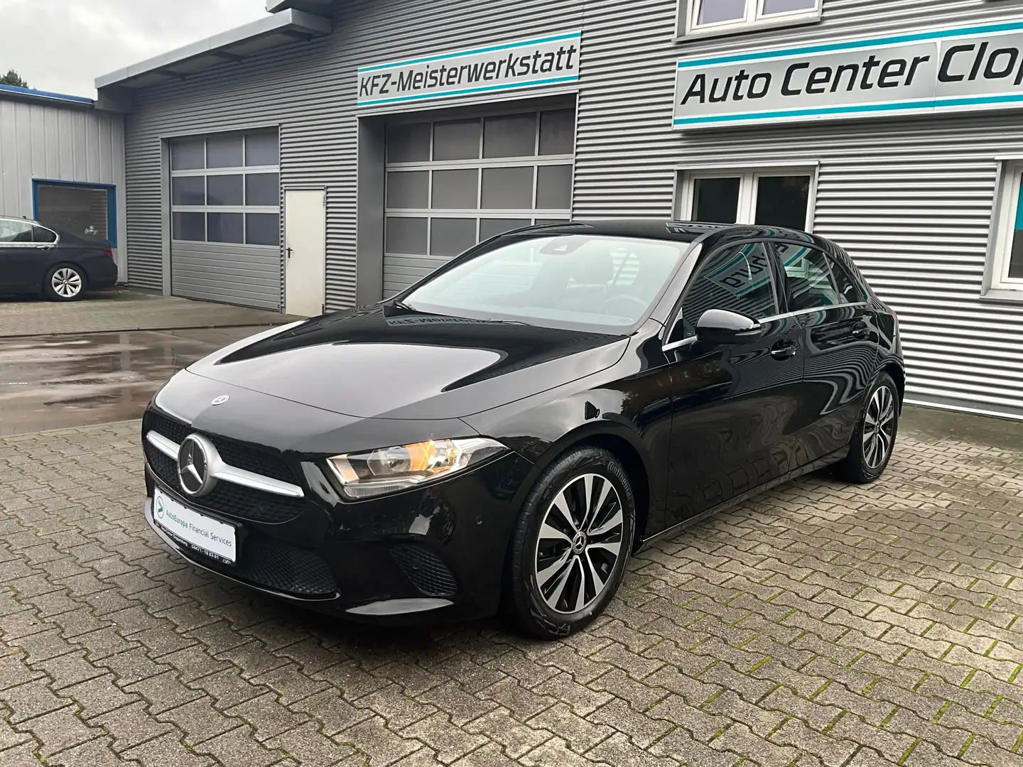 Mercedes-Benz A 220 4MATIC 7G-DCT (Automatik) Noir - 1