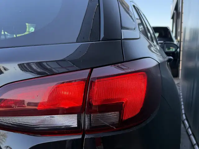Opel Astra view 13