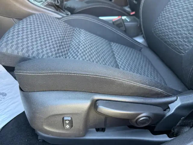 Opel Astra view 6