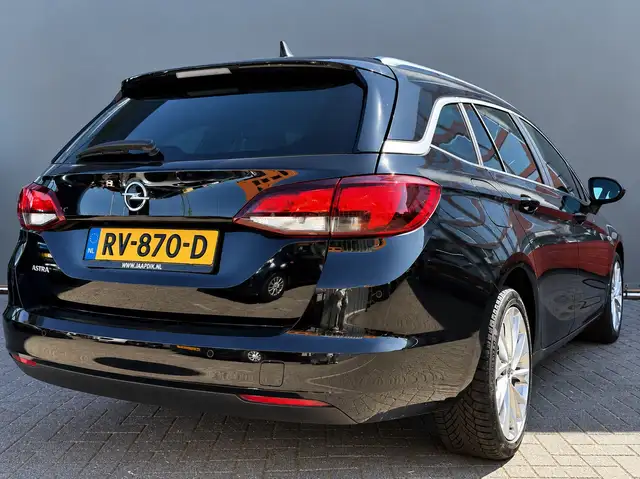 Opel Astra view 2