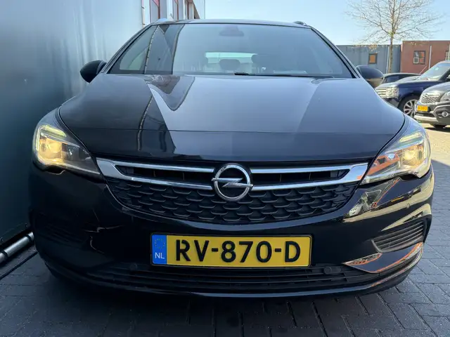 Opel Astra view 10