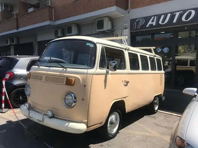 Volkswagen T2 VAN 9 POSTI MOTORE OK MARCIANTE DA IMMATRICOLARE