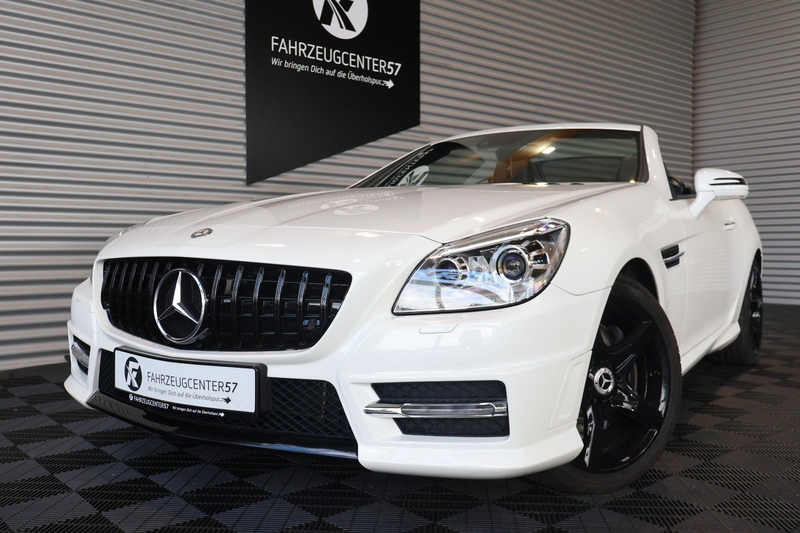 Mercedes-Benz SLK 350 AMG-PAKET/BI-XENON/TOTW/H&K/PANO
