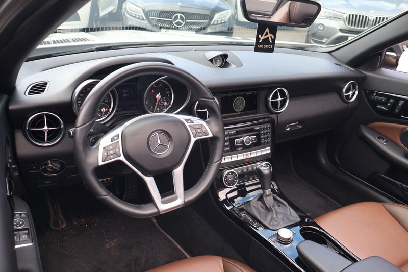 Mercedes-Benz SLK 350 AMG-PAKET/BI-XENON/TOTW/H&K/PANO — photo 13