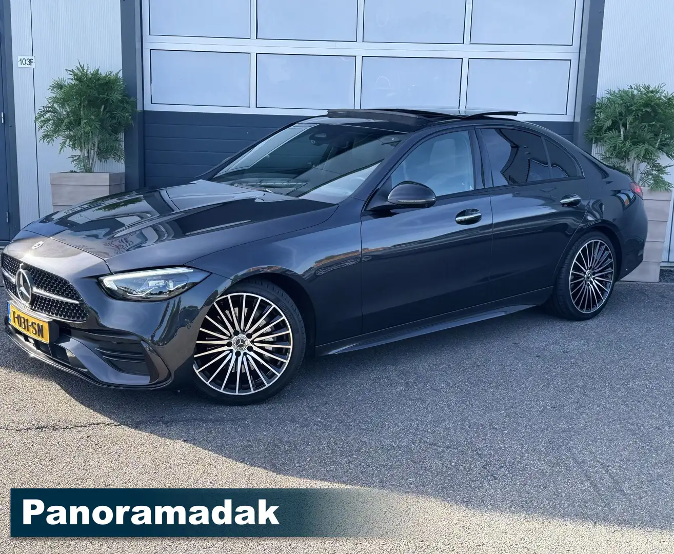 Mercedes-Benz C 200 AMG Line / PANO /360 CAMERA / TREKHAAK / MEMORY / Grijs - 2