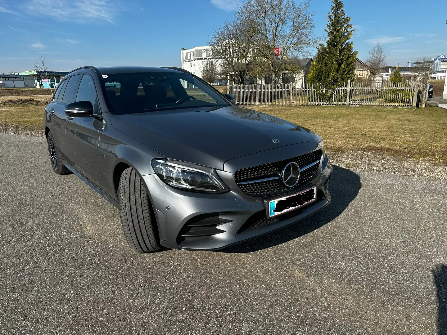 Mercedes-Benz C 300 C 300e PHEV T Aut. Grau - 1