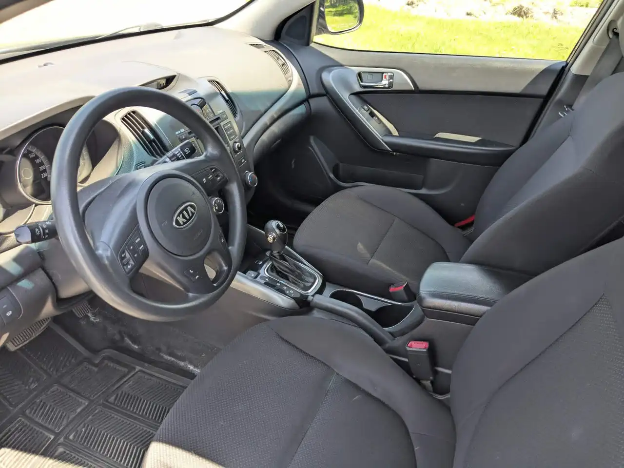 Kia Forte снимка Kia Forte