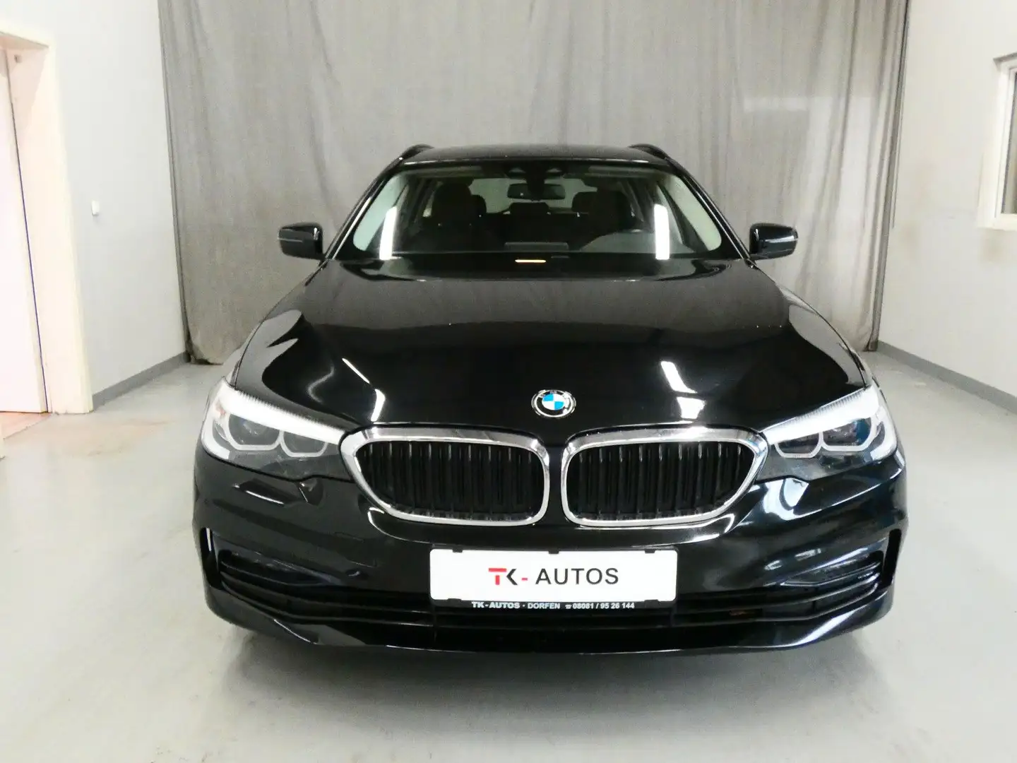 BMW 520 d  Sport Line,1.Hand,Navi,LED,Tempo,S-Heft Zwart - 2