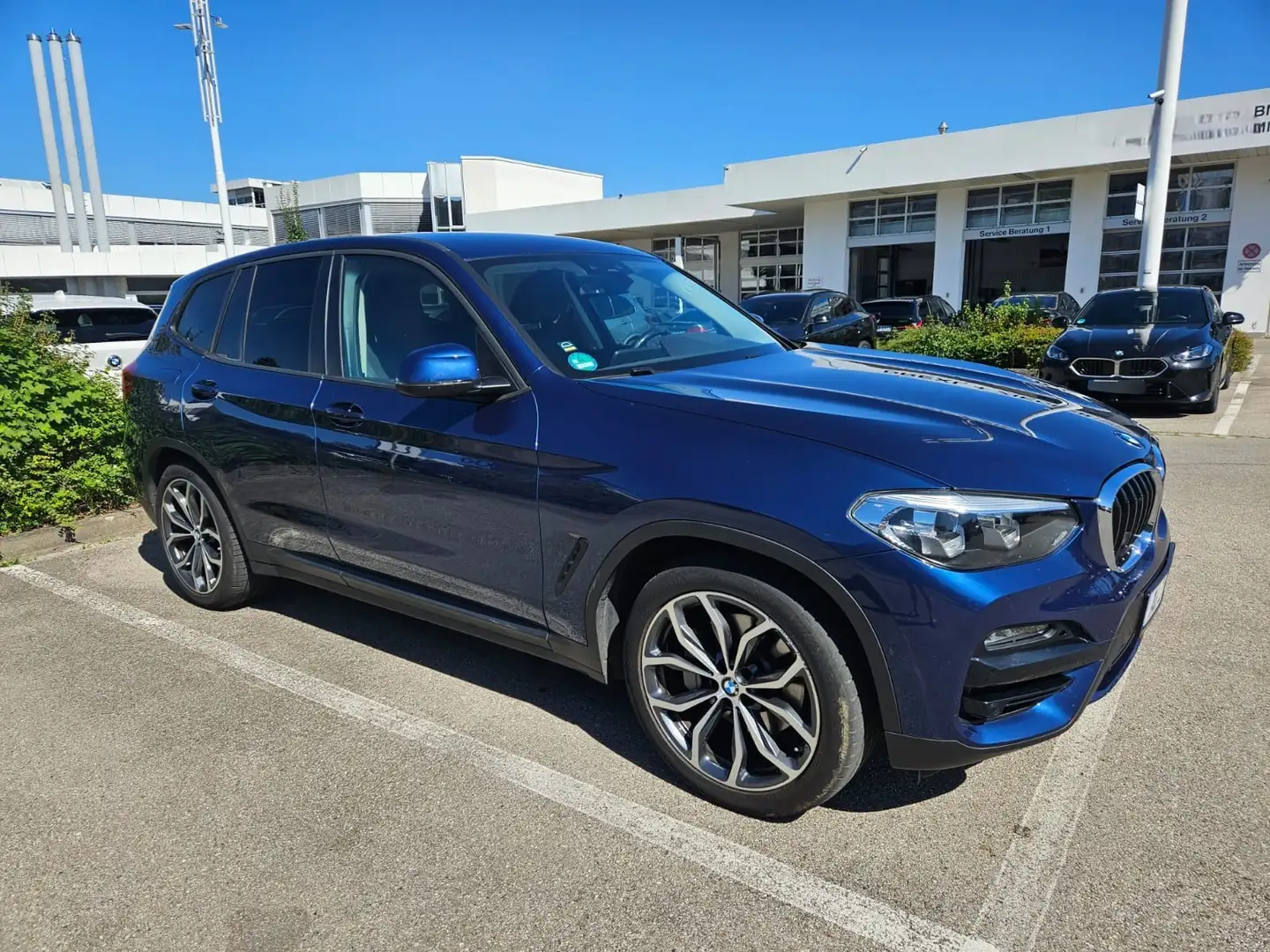 BMW X3 xDrive 30 e Advantage Blau - 2
