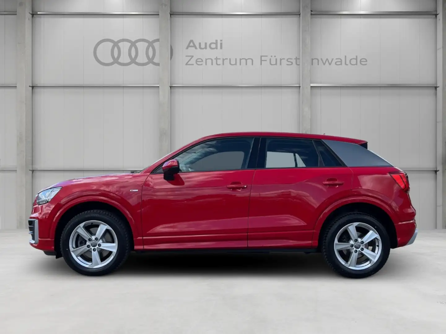 Audi Q2 1.0 TFSI sport ultra Navi Digitales Cockpit Sounds Roşu - 2