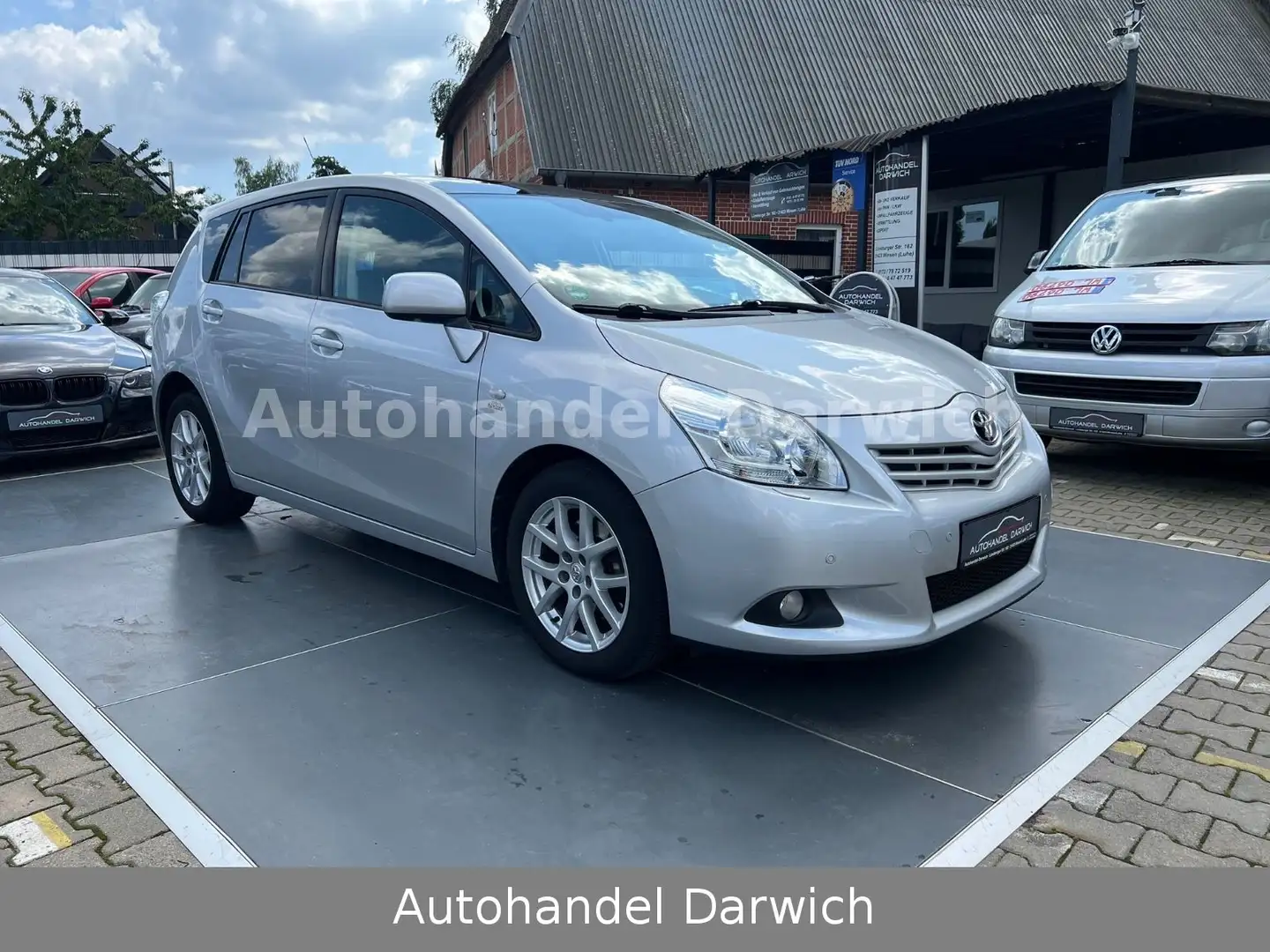 Toyota Verso Executive 2.2 D-CAT Pan/Xen/7-Sitze S.Heft Silber - 2