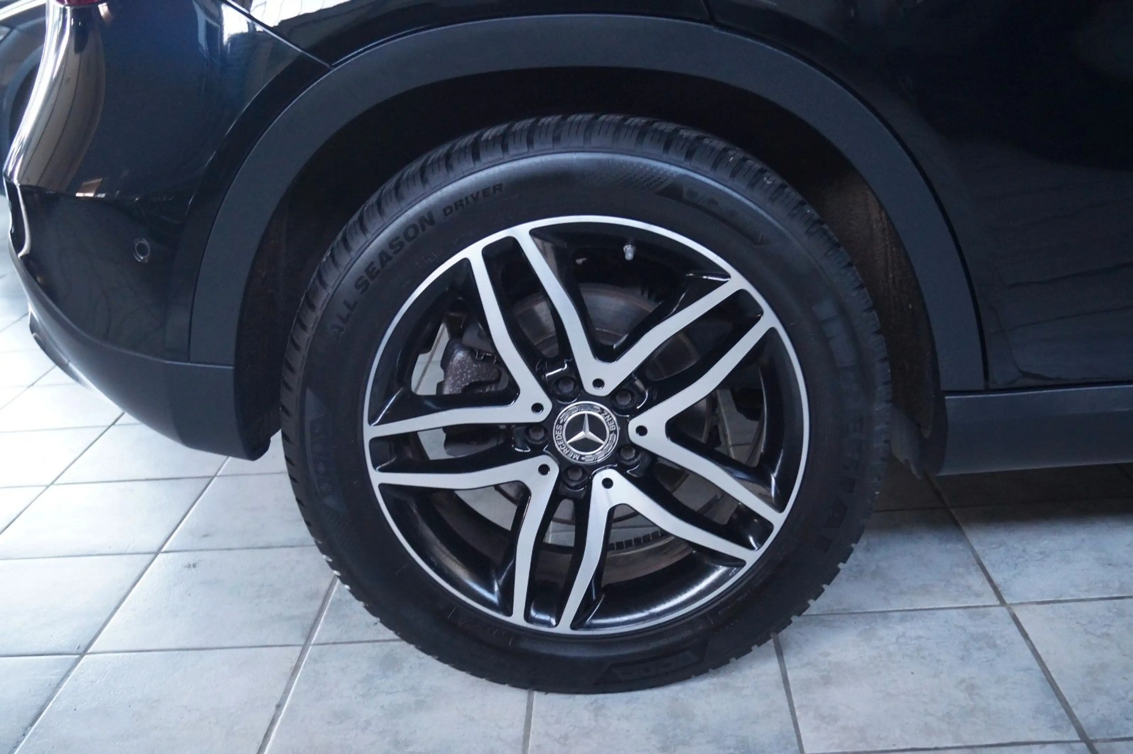 Mercedes-Benz GLA 180 URBAN*Automatik*LED*SH*Kamera*PDC* — photo 4