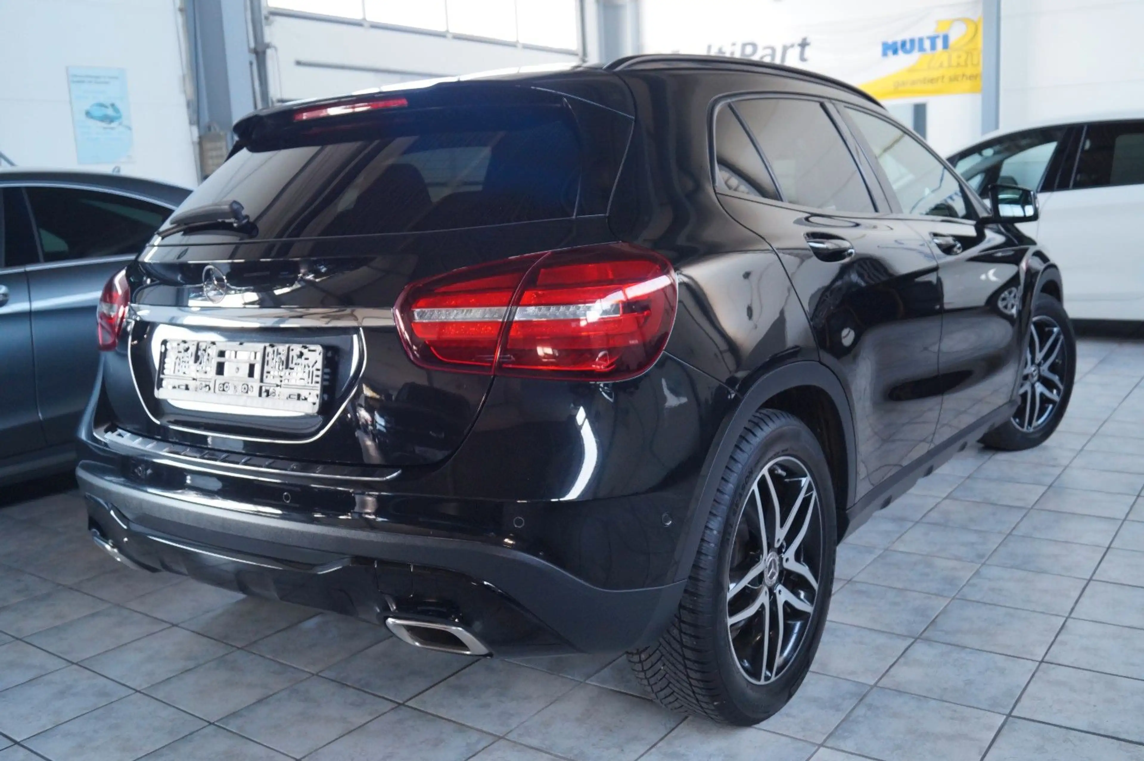 Mercedes-Benz GLA 180 URBAN*Automatik*LED*SH*Kamera*PDC* — photo 5