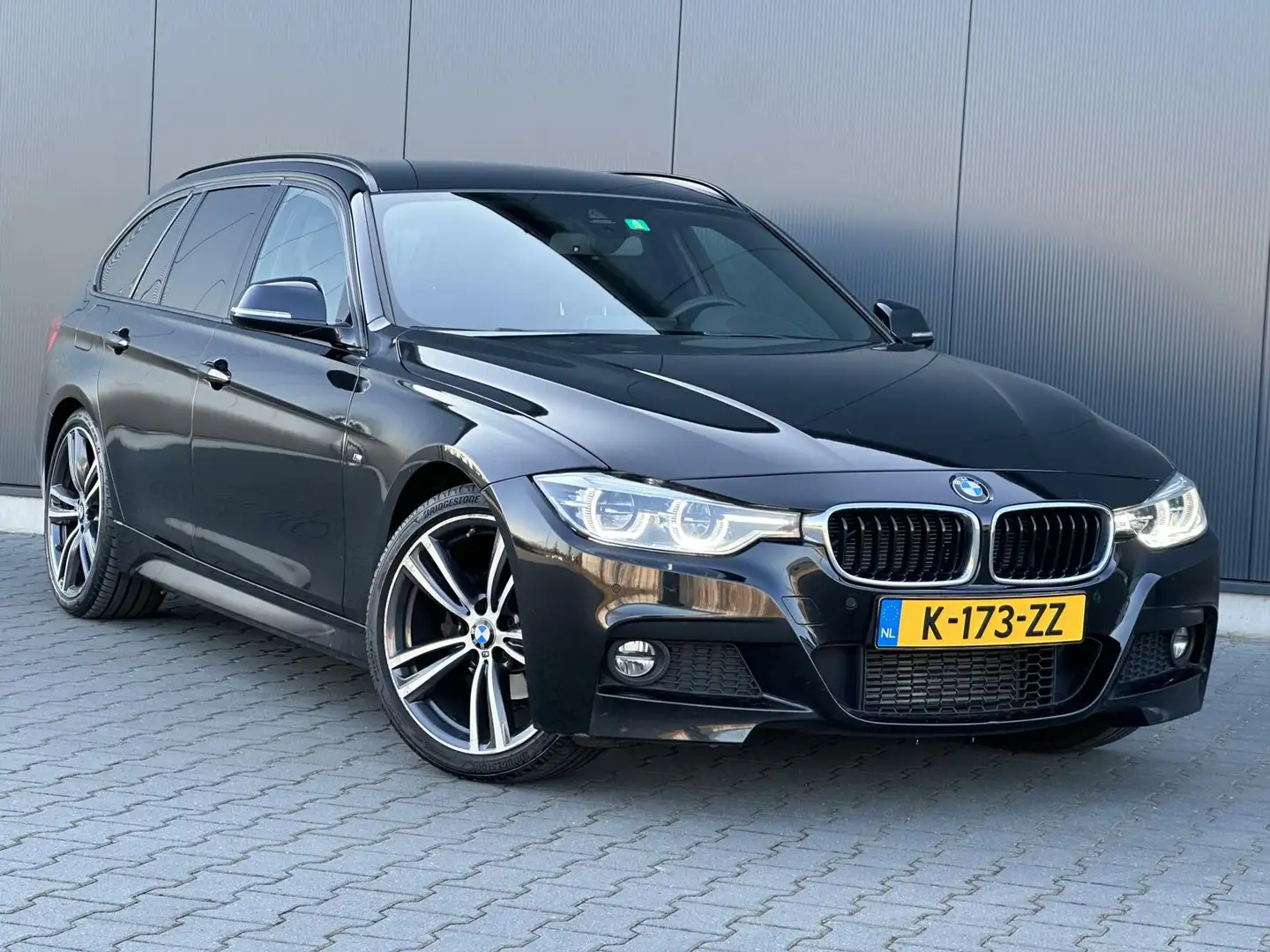 BMW 318 3-serie Touring 318I M Sport Shadow LCI - Led - He Zwart - 2