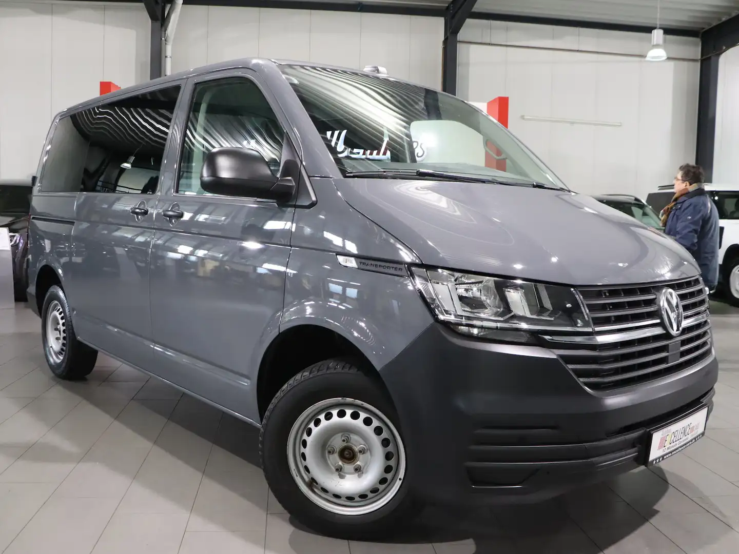 Volkswagen T6.1 Transporter KOMBI 2.0 TDI 9-SITZER / GREY Gris - 2