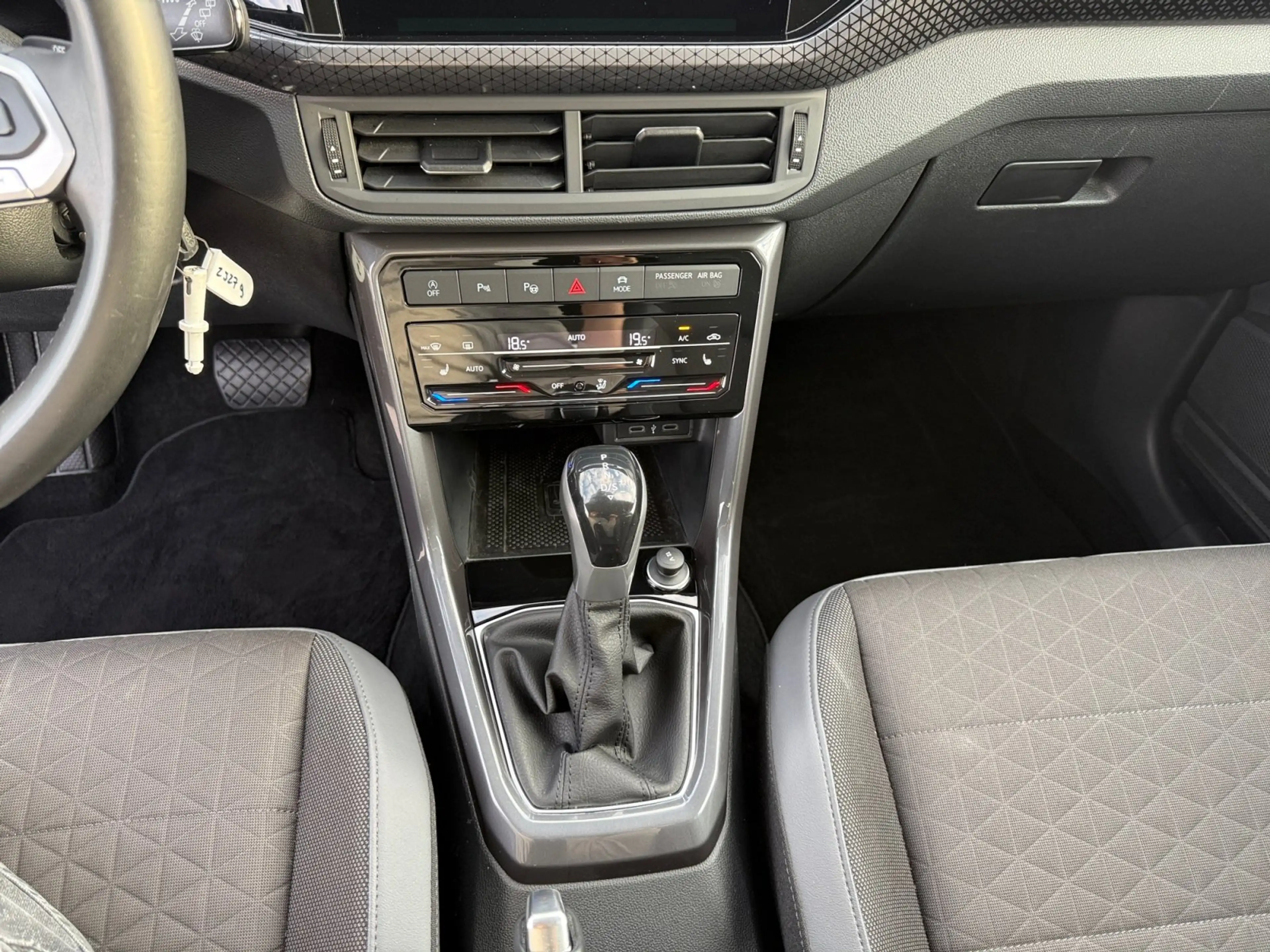 Volkswagen T-Cross Style 1.0TSI DSG ACC ParklenkAssist + PDC — photo 9
