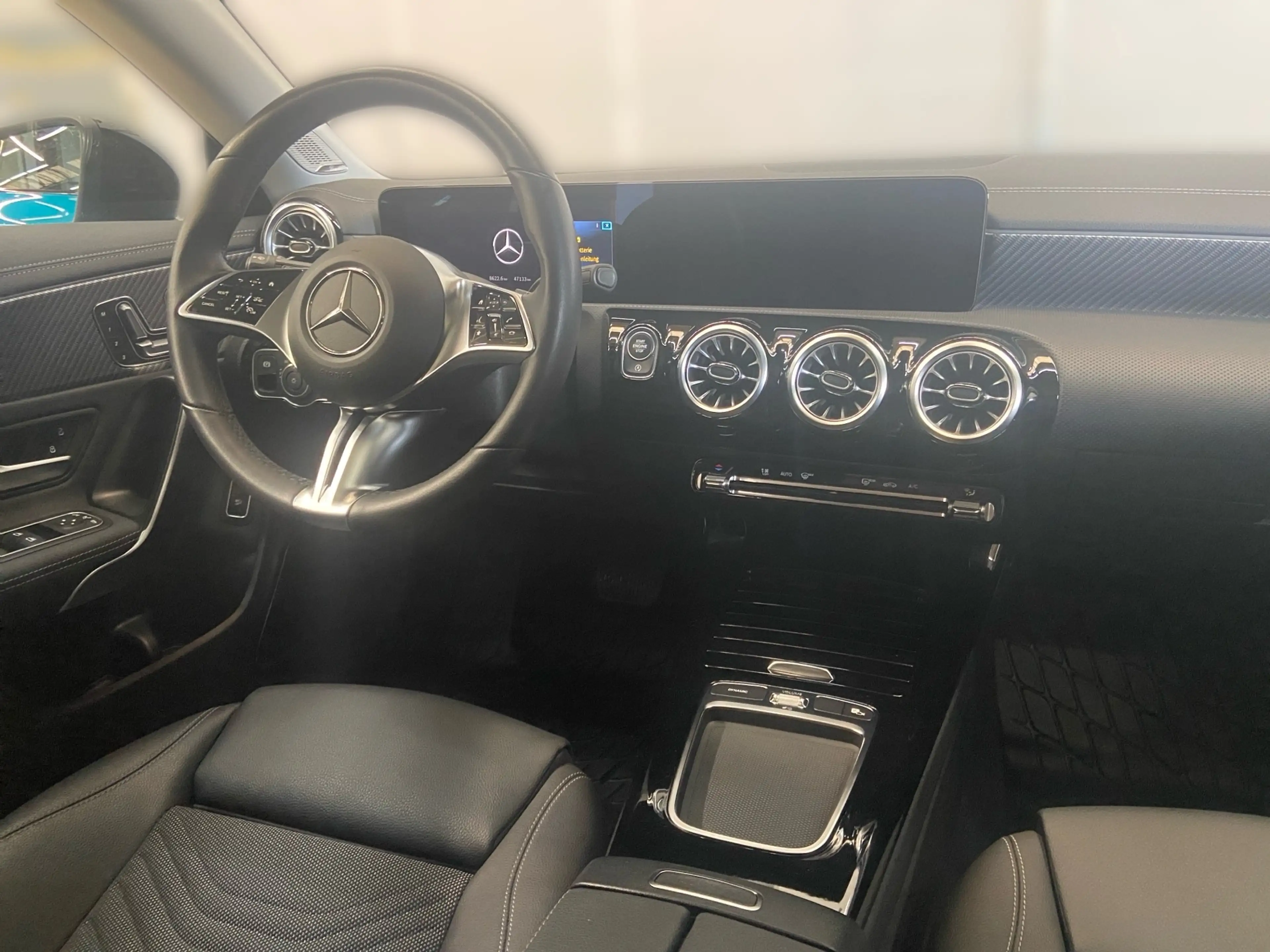 Mercedes-Benz CLA 200 d SB Prog+LED+Pano+AHK+Distr.+Burm+Night — photo 8