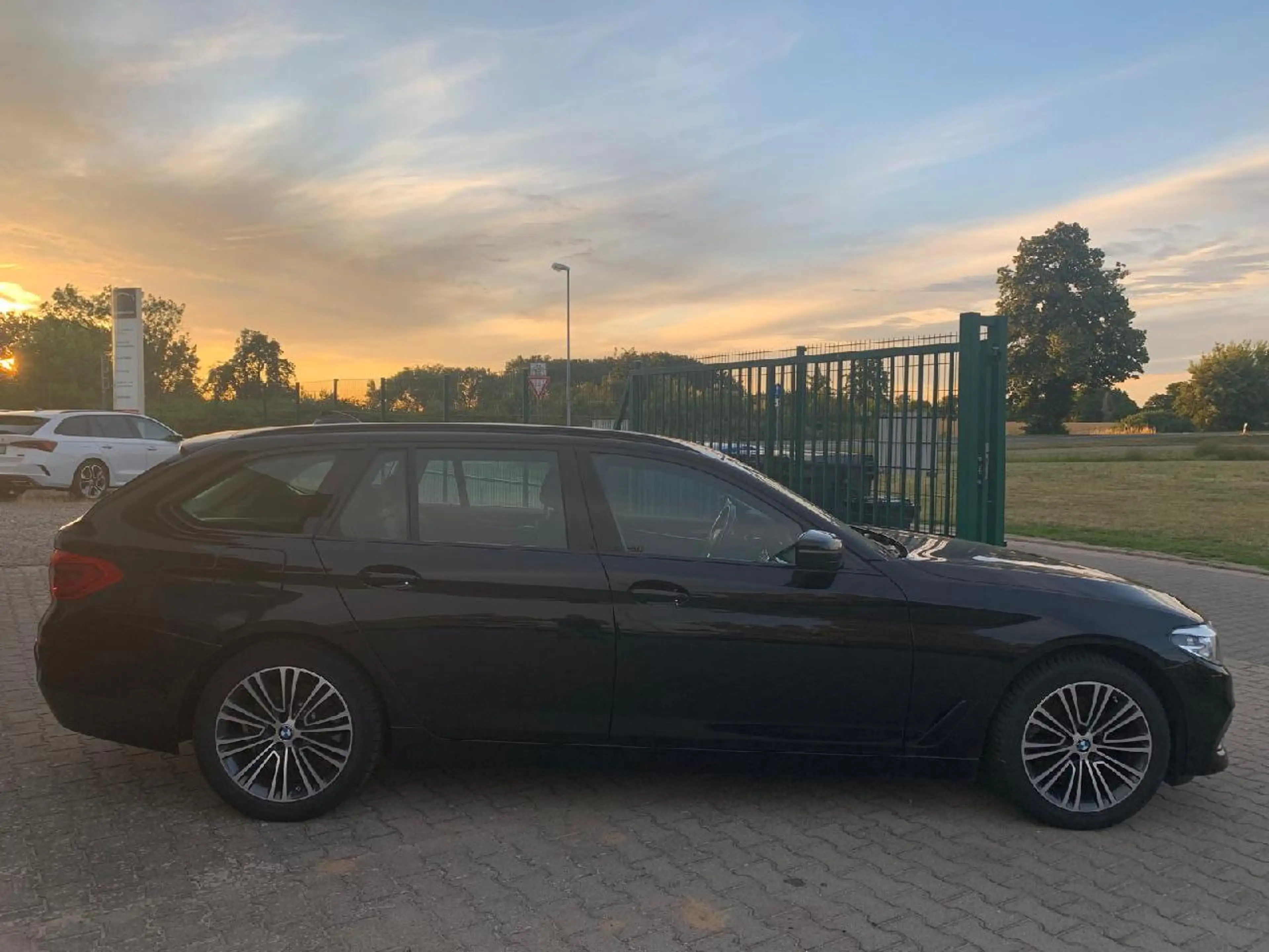 BMW 520 520 i Sport Line — photo 5