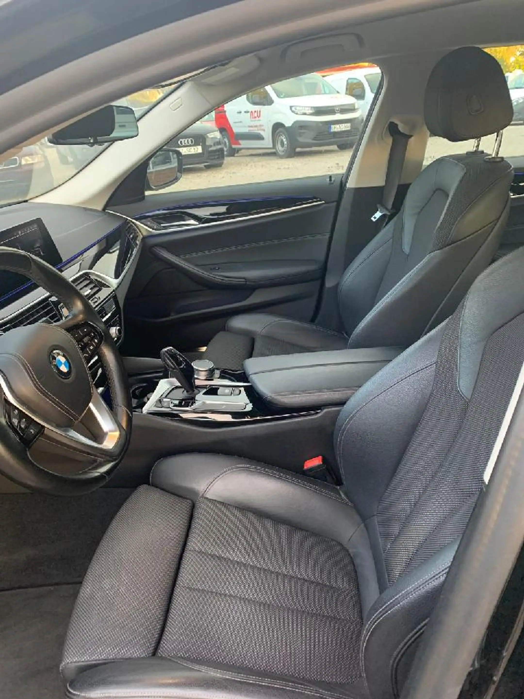 BMW 520 520 i Sport Line — photo 12