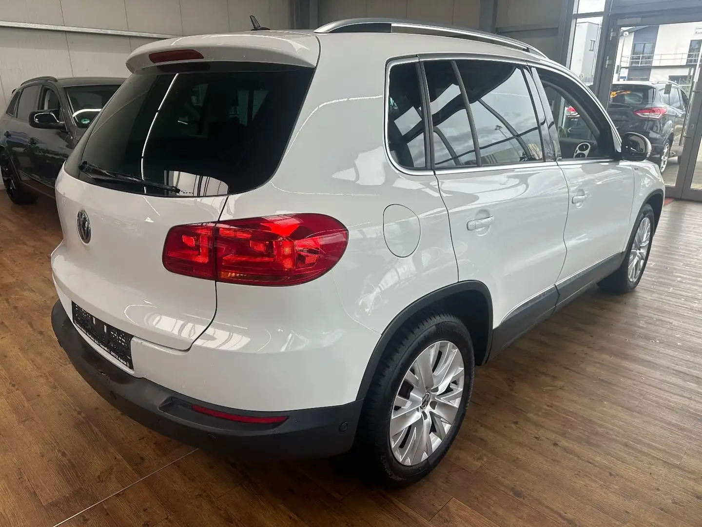 Volkswagen Tiguan Sport & Style BMT 1. Hand Blanc - 2