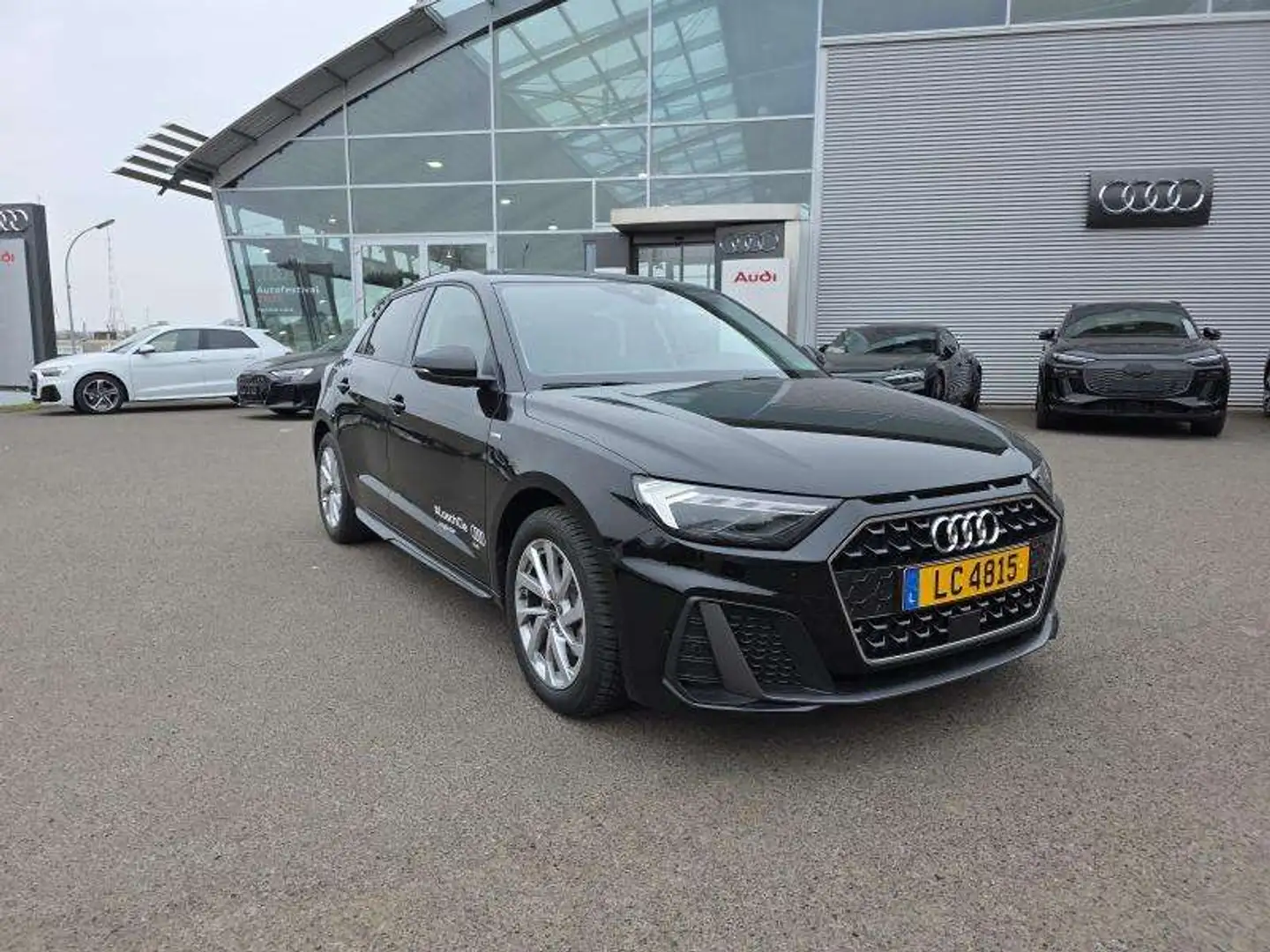 Audi A1 Sportback S line 30 TFSI Noir - 1