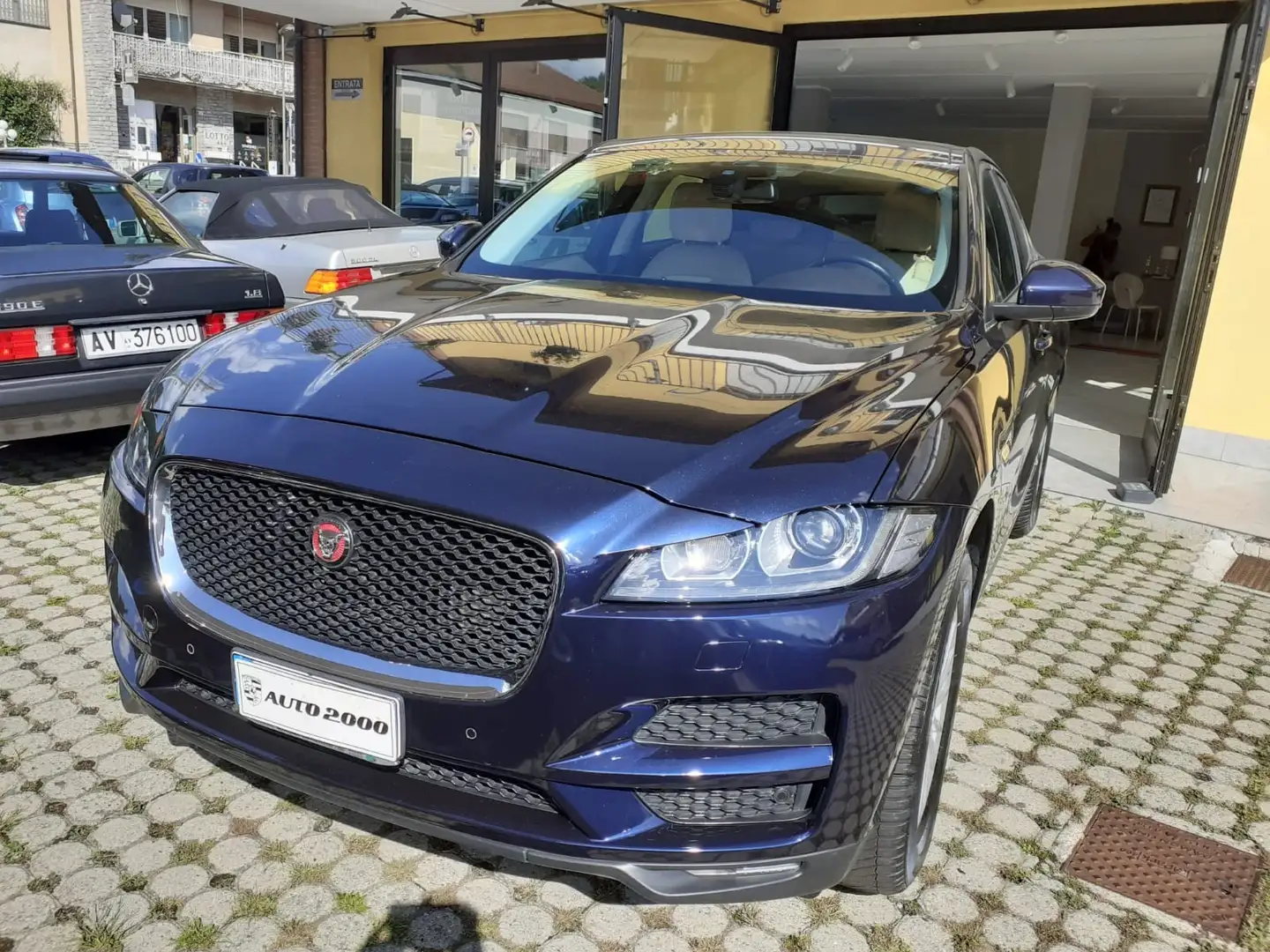 Jaguar F-Pace 2.0d Prestige awd 180cv auto Blu/Azzurro - 1