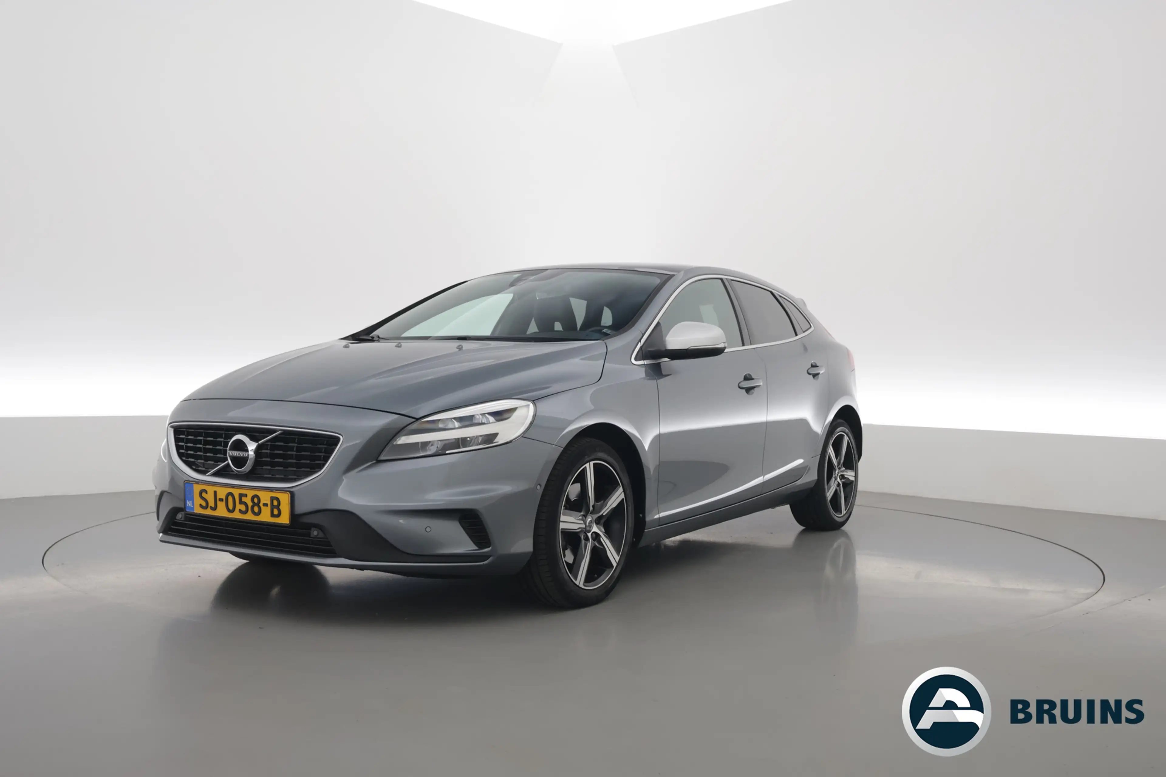 Volvo V40 2.0 T4 R-Design | 190PK | Leer | Panorama-dak | Tr