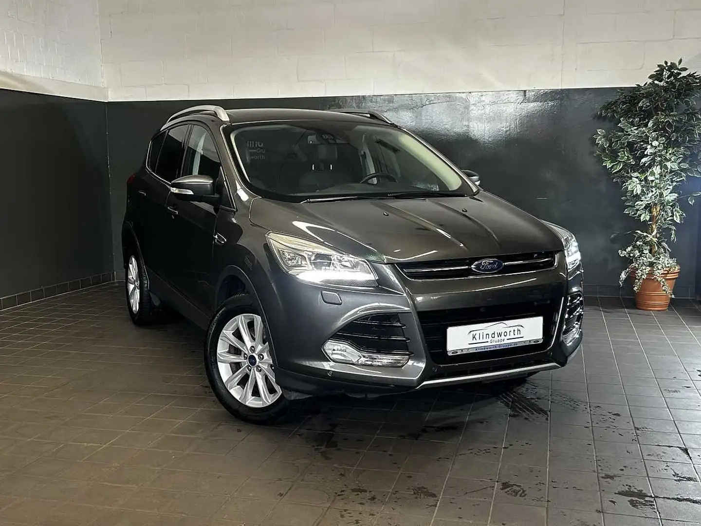 Ford Kuga 2.0 TDCi 4x4 Aut. Titanium +AHK+Xenon+RFK Grijs - 2