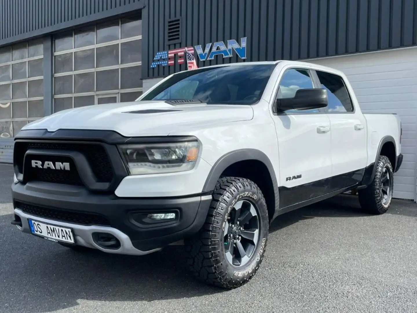 Dodge RAM GEN5 Rebel CrewCab HEMI 4x4 74 TKM Mwst. Weiß - 1