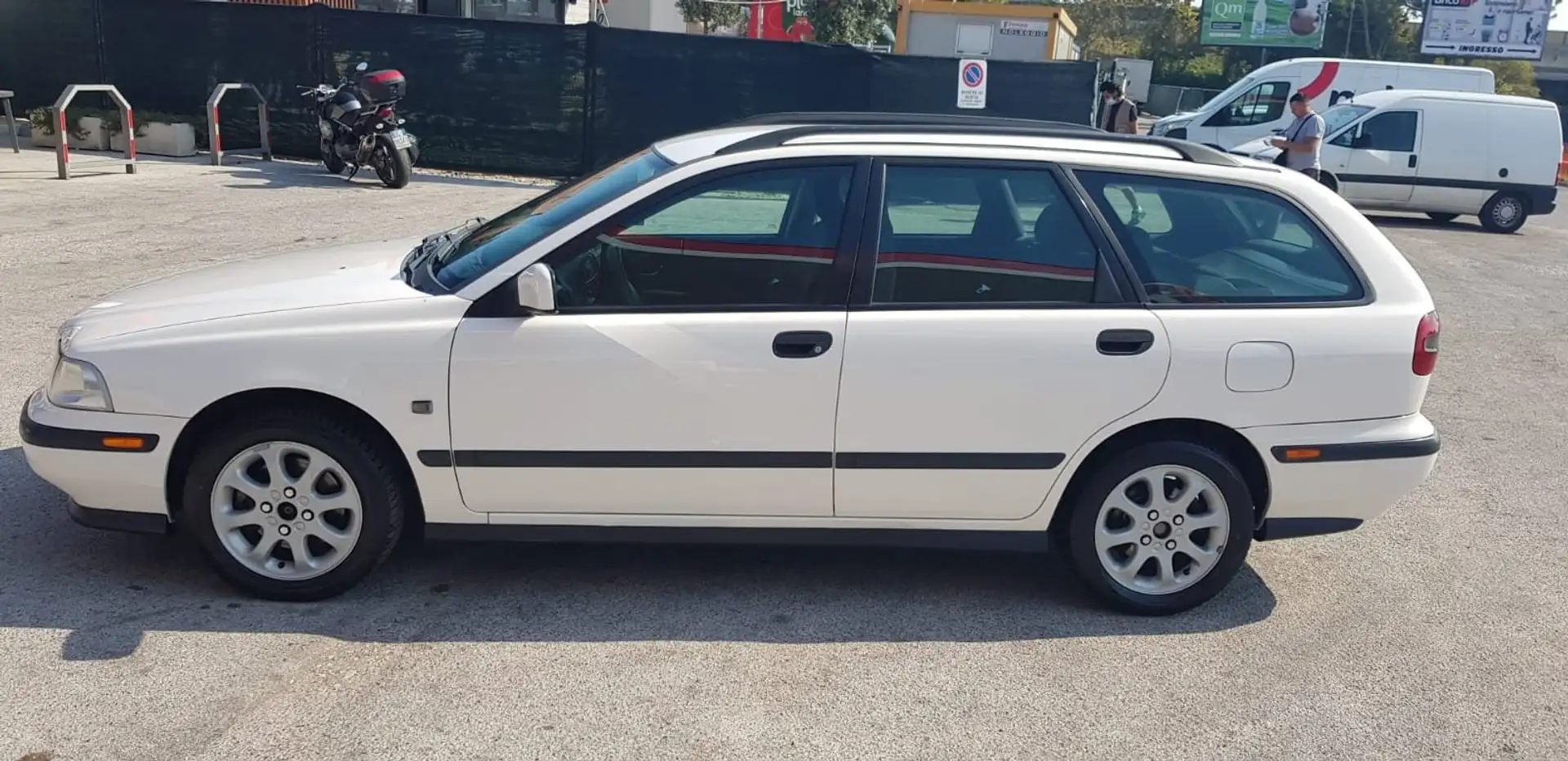 Volvo V40 V40 1.9 TD STATION WAGON Alb - 2