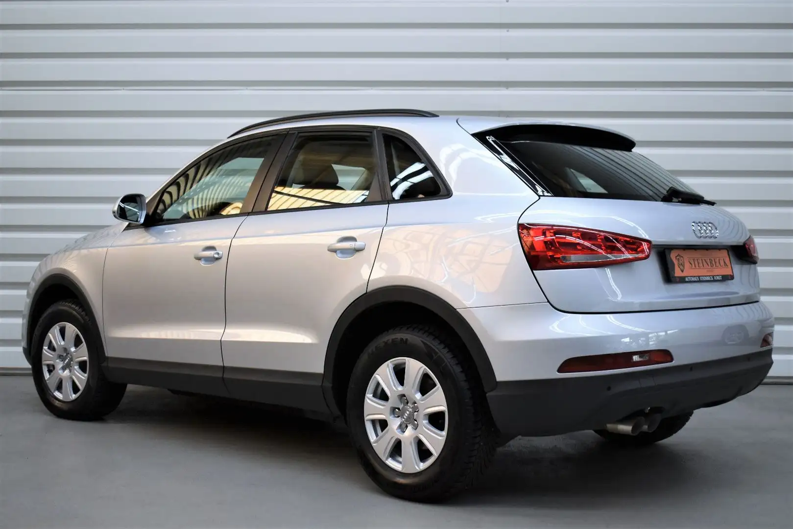 Audi Q3 2.0 TDI+Nur46.000km+1.Hand+PDC+AHK Argent - 2