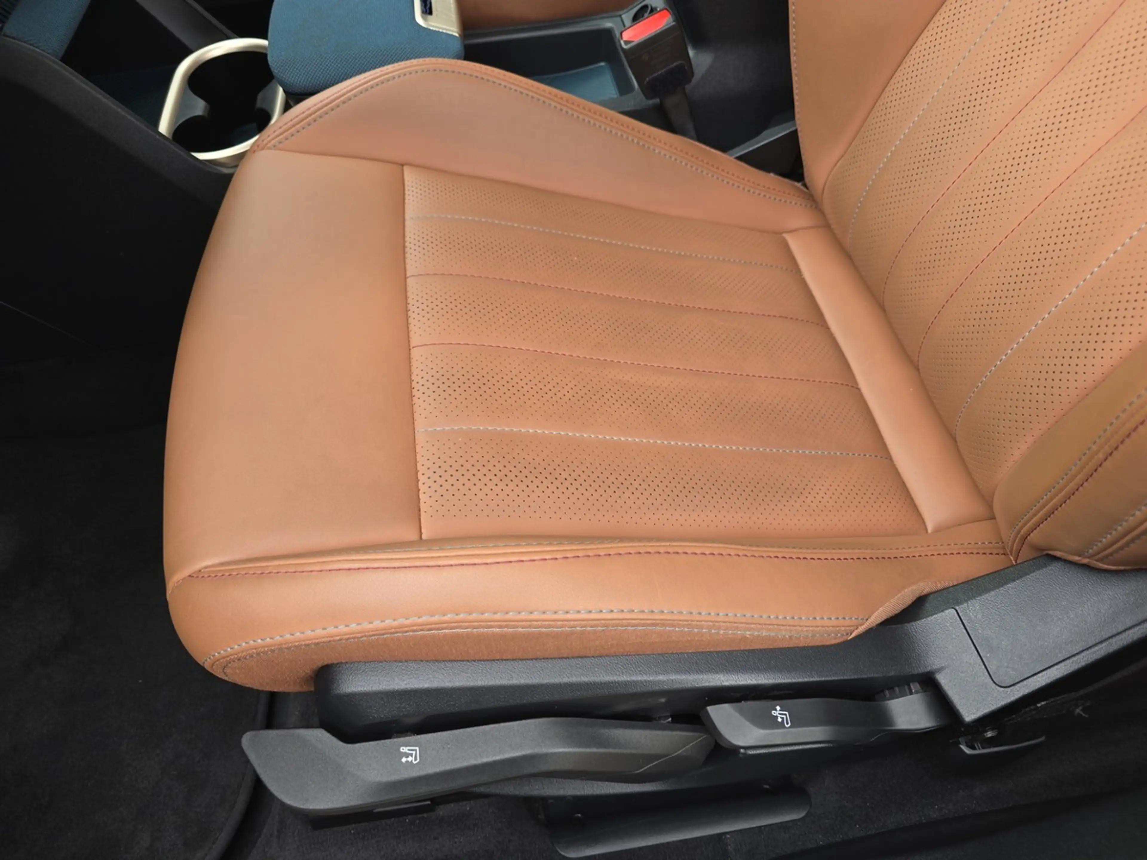 MINI Countryman C Favoured Trim+PANO+HUD+H&K+20"+ACC+360° — photo 15