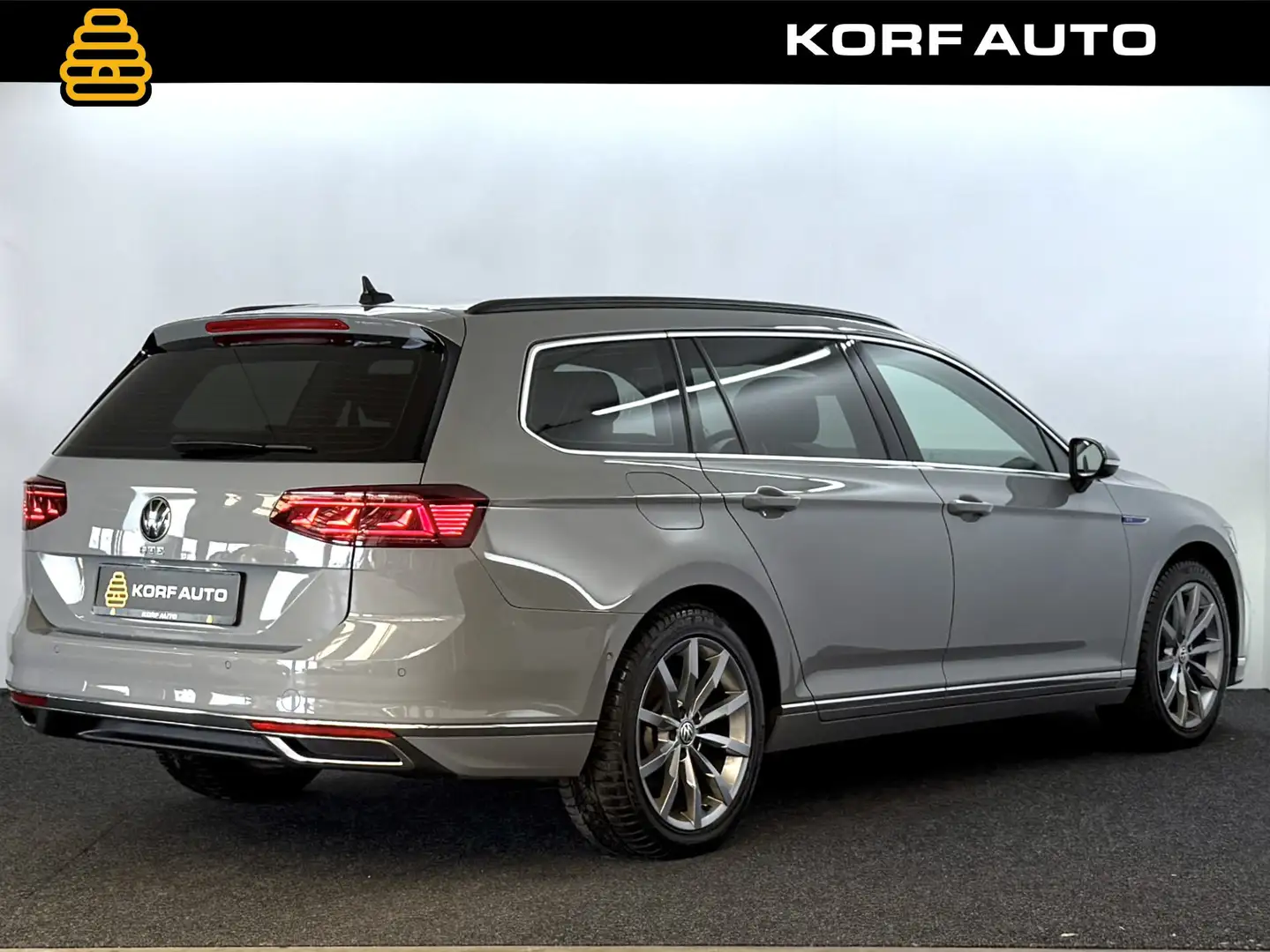 Volkswagen Passat Variant 1.4 TSI PHEV GTE / DCC / Camera / Trekhaak Gris - 2