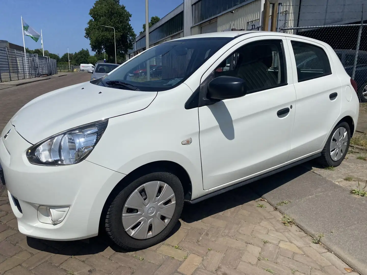 Mitsubishi Space Star 1.0 Instyle Blanc - 1