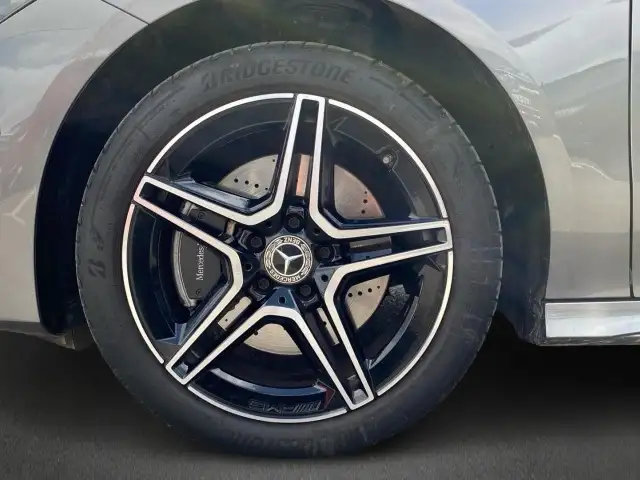 Mercedes-Benz Cla view 5