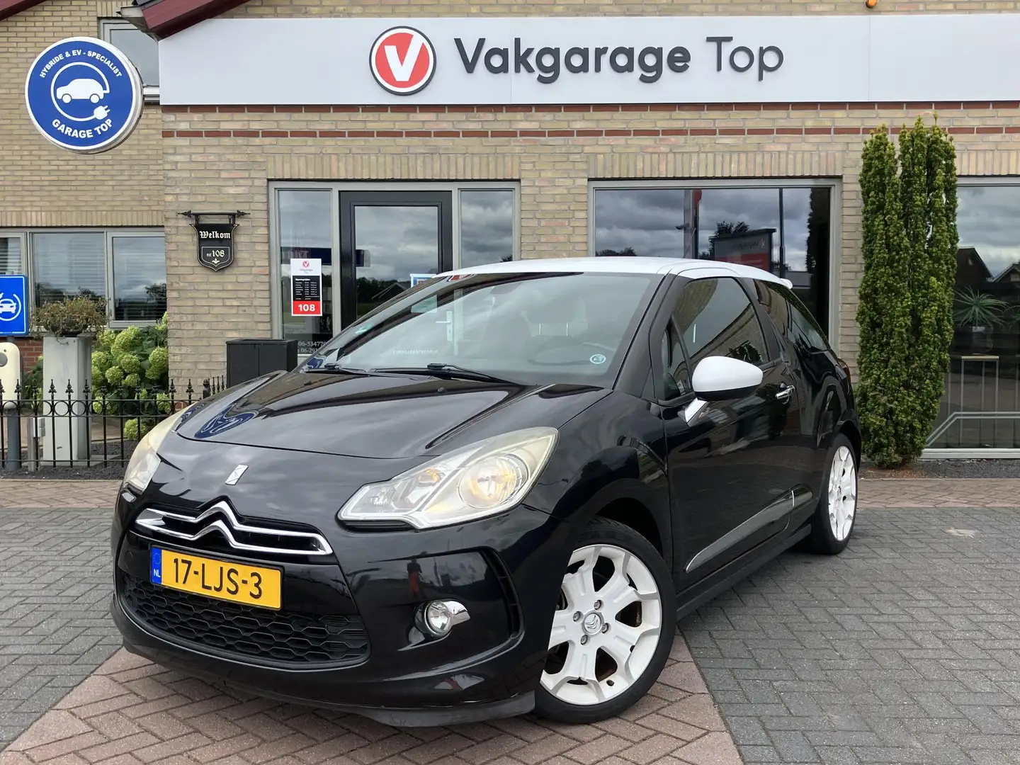 Citroen DS3 1.6 THP Sport Chic | PDC | Airco | 17" LMV | NAP Schwarz - 1