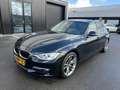 BMW 320 3-serie 320i AUT High Executive Luxery TRKHAAK.LEE Zwart - thumbnail 11