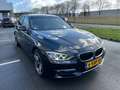 BMW 320 3-serie 320i AUT High Executive Luxery TRKHAAK.LEE Zwart - thumbnail 1
