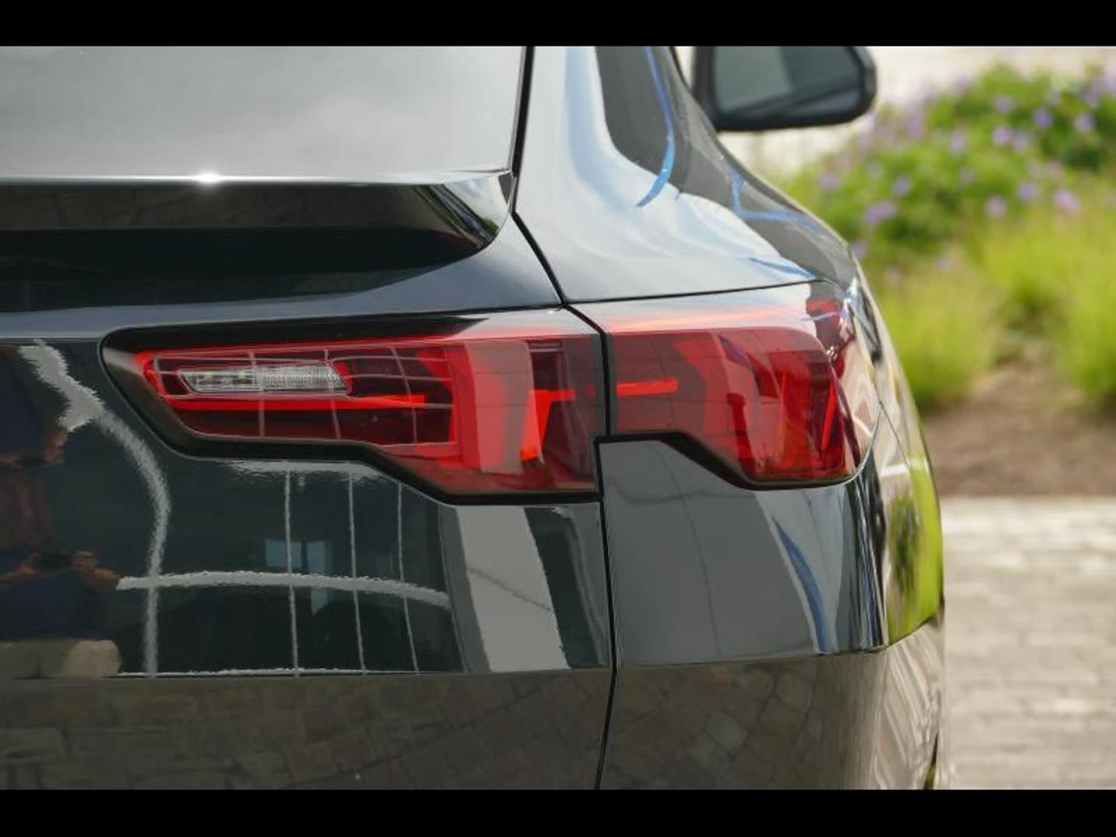 BMW iX2 eDrive20 H/K-HUD-PANO-360 — photo 14