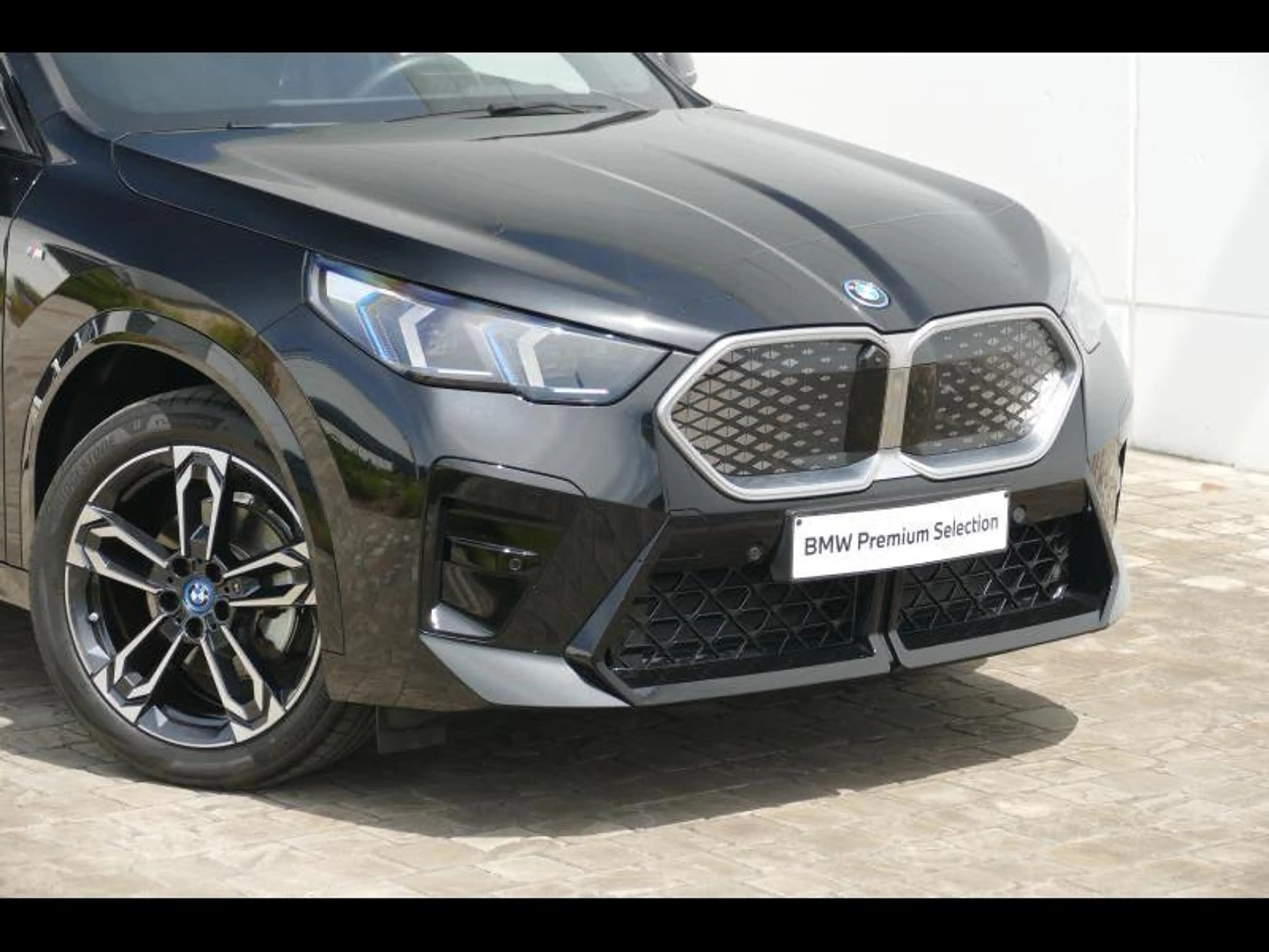 BMW iX2 eDrive20 H/K-HUD-PANO-360 — photo 9