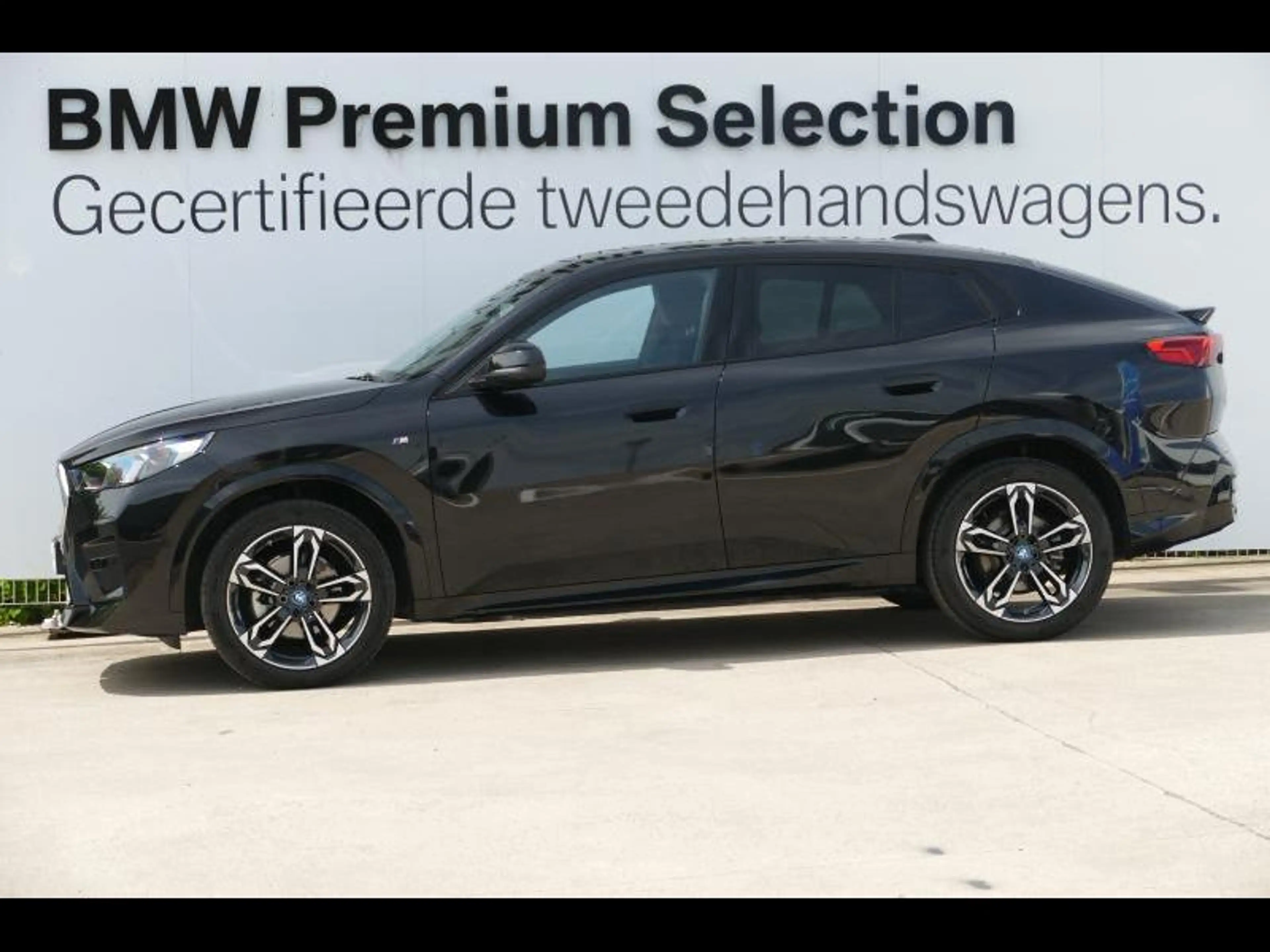 BMW iX2 eDrive20 H/K-HUD-PANO-360 — photo 3