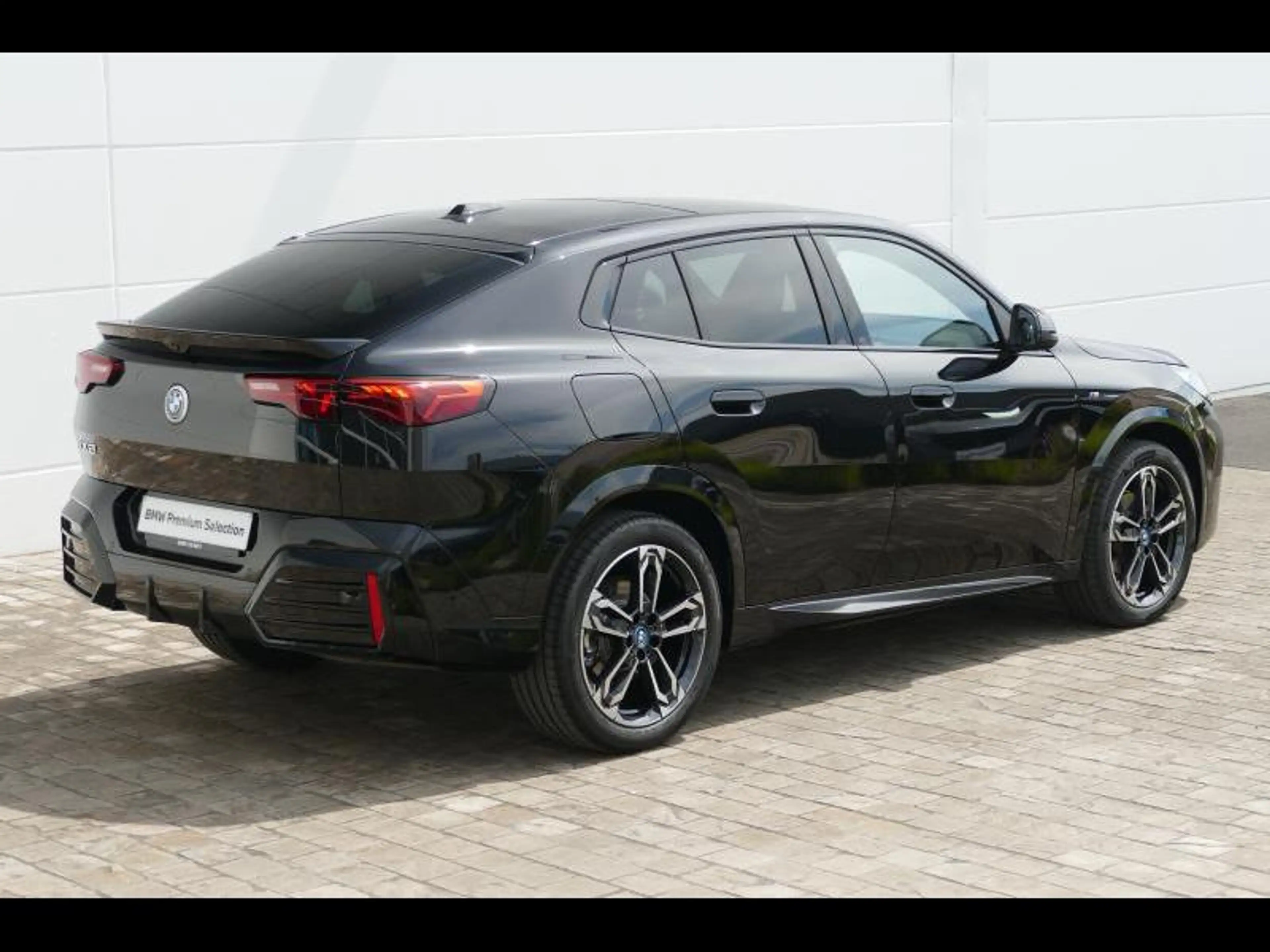 BMW iX2 eDrive20 H/K-HUD-PANO-360 — photo 11