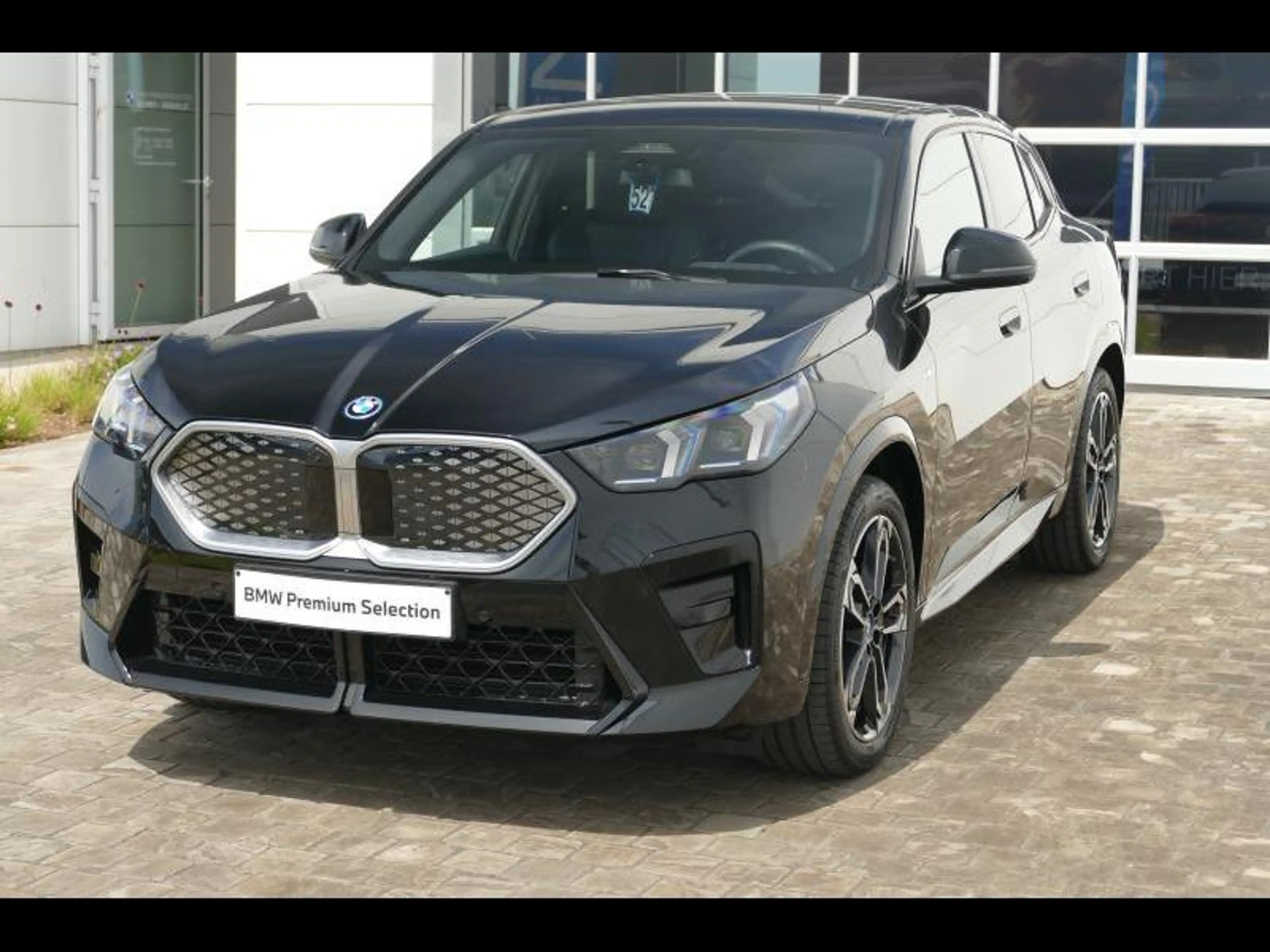 BMW iX2 eDrive20 H/K-HUD-PANO-360 — photo 10
