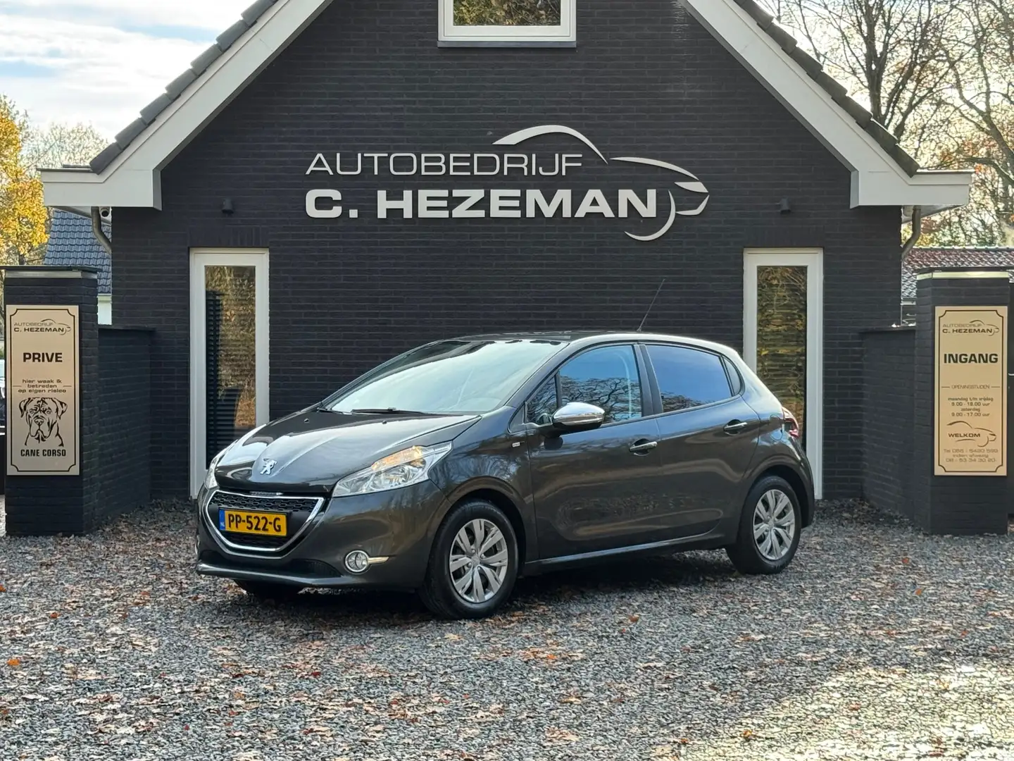 Peugeot 208 1.2 VTi Allure Cruise Control Grijs - 2
