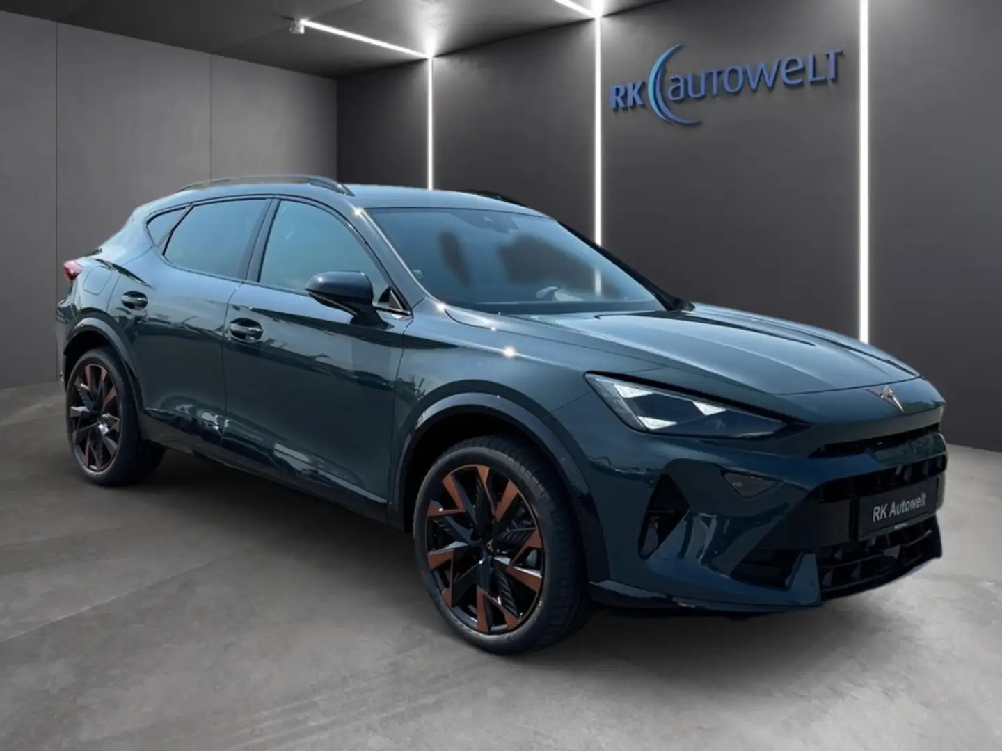 CUPRA Formentor 1.5 eTSI Sennheiser Performance Edge Intelligent Blau - 2