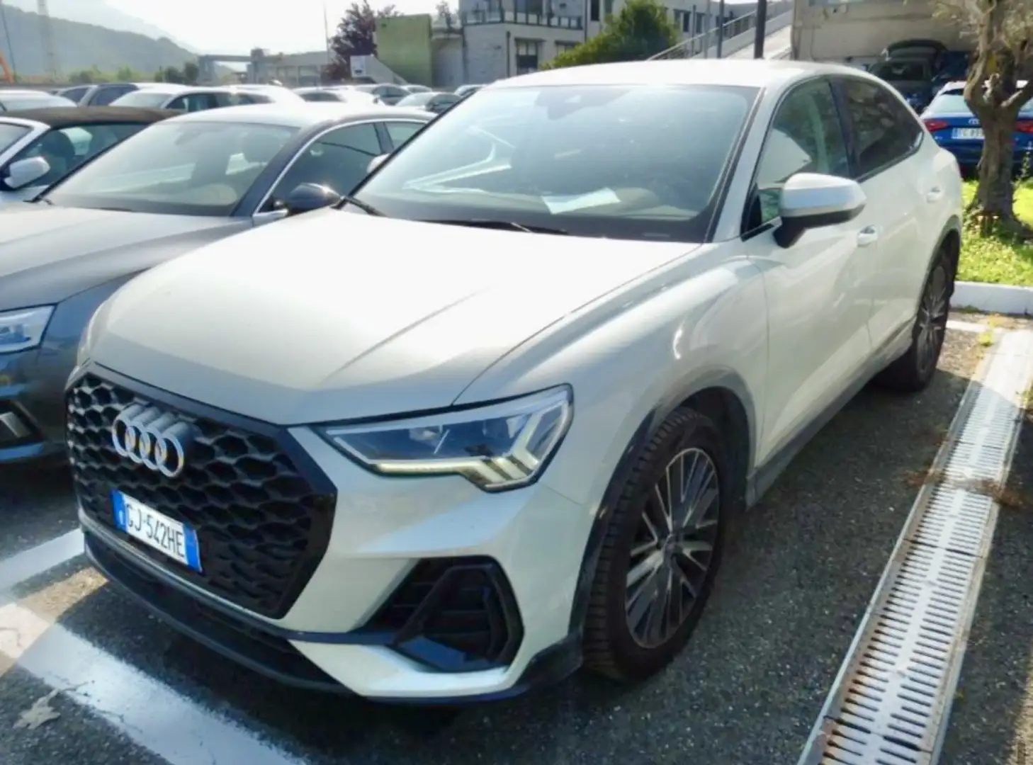 Audi Q3 Sportback 35 2.0 tdi Sport edition s-tronic Grau - 1